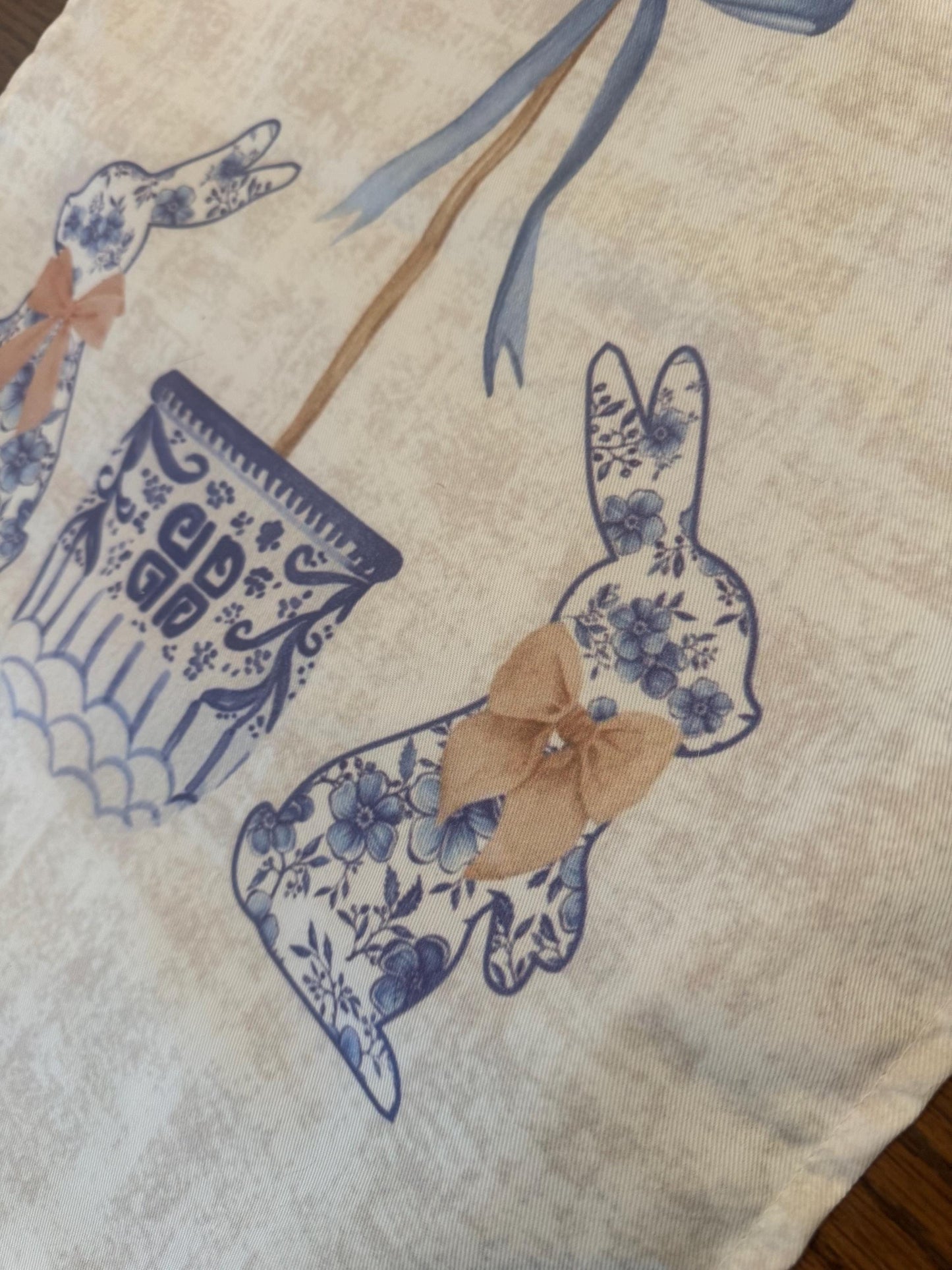 Bunny Toile Topiary Table Runner, Chinoiserie Toile de Jouy Table Runner, Easter Table Decor, French Country Table Runner, Table Decor